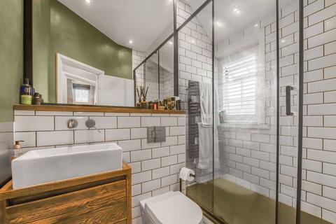 Flat 21, Holyoake House Holyoake Walk, London, W5 1QW