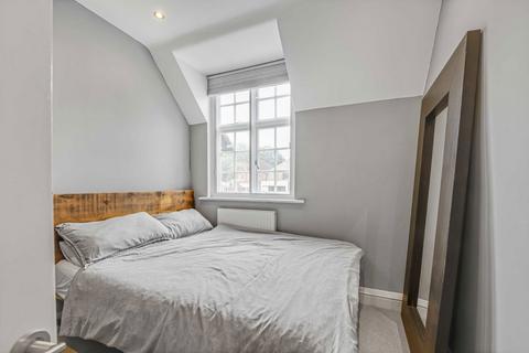 Flat 21, Holyoake House Holyoake Walk, London, W5 1QW