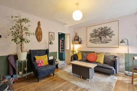 2 Amber Avenue, London, E17 5PA