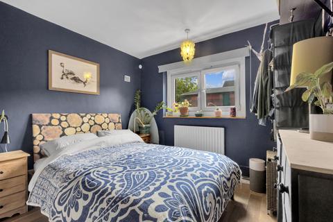 2 Amber Avenue, London, E17 5PA