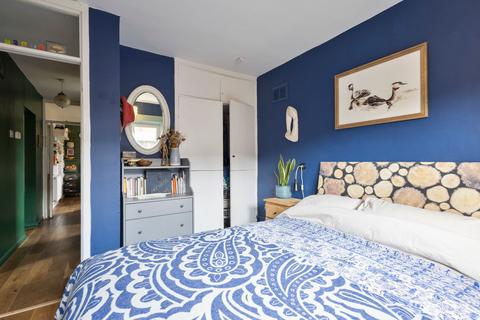 2 Amber Avenue, London, E17 5PA