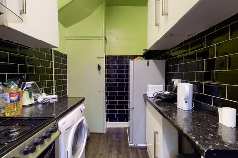 2 bedroom terraced house to rent, Thornville Street, Leeds LS6