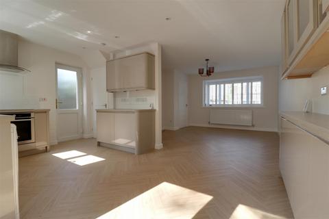 3 bedroom semi-detached house for sale, Gowy Close, Alsager