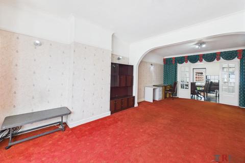 3 bedroom semi-detached house to rent, Vivian Avenue, Wembley, HA9