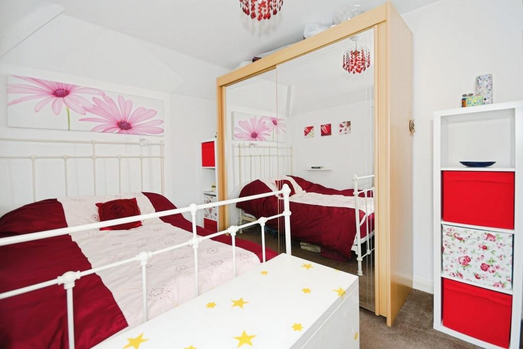 BEDROOM 3 02.jpg
