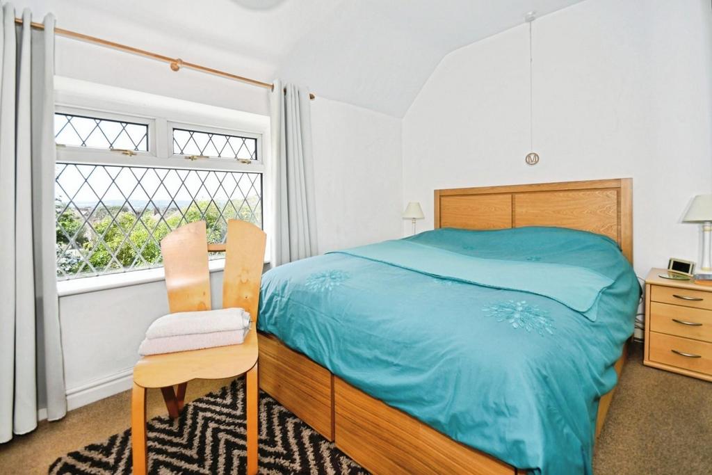 BEDROOM 1.jpg