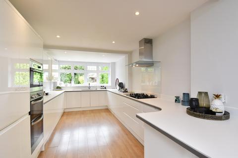4 bedroom detached house for sale, Westbury Road, Bromley