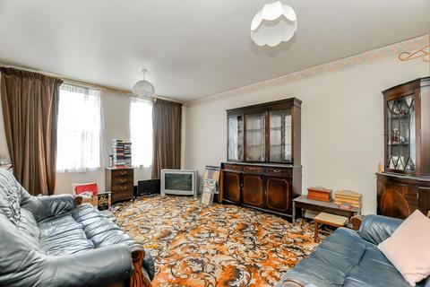 3 bedroom terraced house for sale, Barbauld Road, Stoke Newington