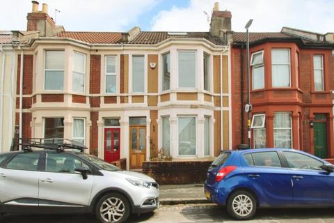 3 bedroom terraced house to rent, Pearl Street, Bristol BS3