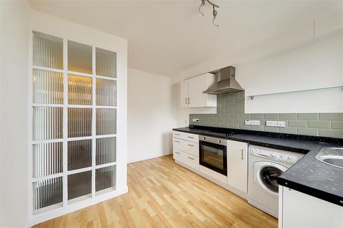 2 bedroom flat for sale, Boundary Road, Worthing BN11