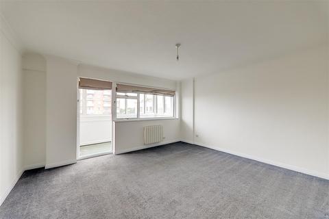2 bedroom flat for sale, Boundary Road, Worthing BN11
