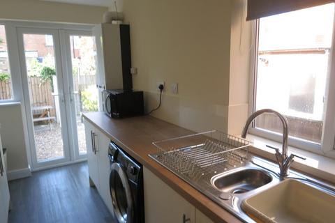 4 bedroom house to rent, Manvers Road, Nottingham NG2
