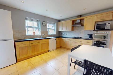 5 bedroom detached house for sale, Aspen Grove, Northowram, Halifax