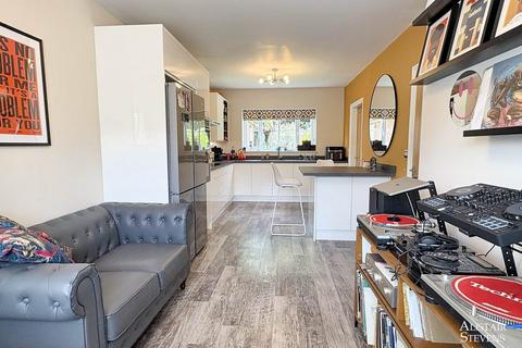 6 bedroom detached house for sale, Rosebay Close, Royton