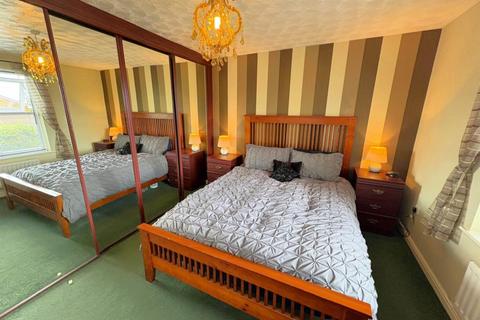 5 bedroom detached house for sale, Larkspur Drive, Evesham