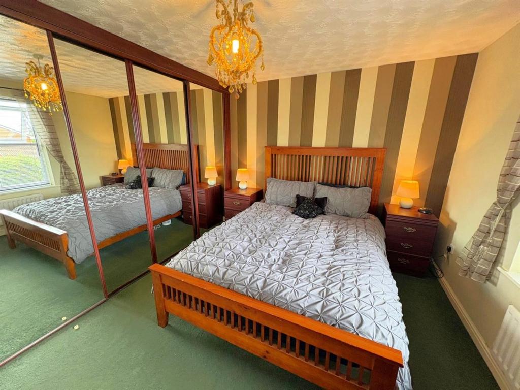 Bed1.JPG