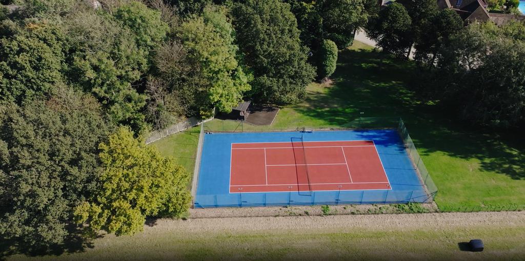 Tennis court