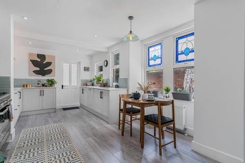 4 bedroom house for sale, Sarsfeld Road, London
