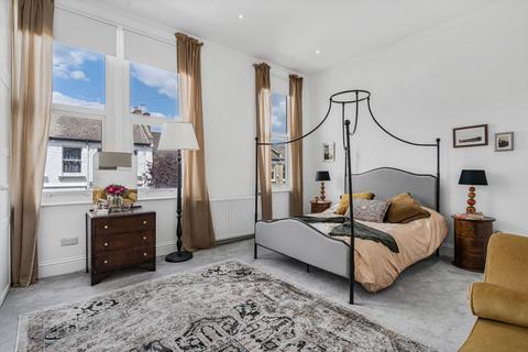 4 bedroom house for sale, Sarsfeld Road, London
