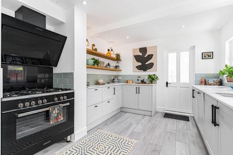 4 bedroom house for sale, Sarsfeld Road, London