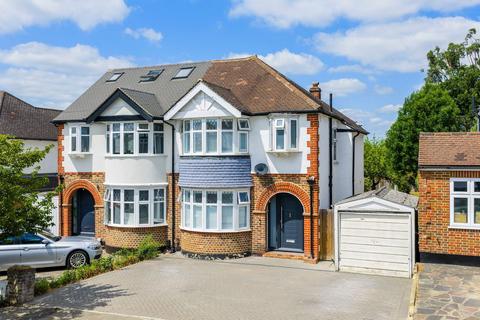 17 Ravensfield Gardens, Epsom, KT19 0ST