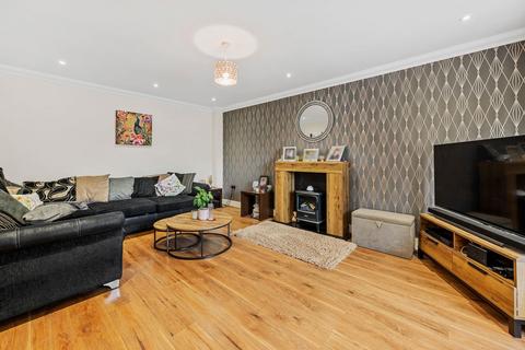 4 Coles Close, Little Harrowden, Wellingborough, NN9 5DD