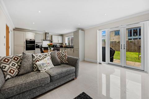 4 Coles Close, Little Harrowden, Wellingborough, NN9 5DD
