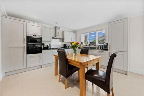 4 Coles Close, Little Harrowden, Wellingborough, NN9 5DD