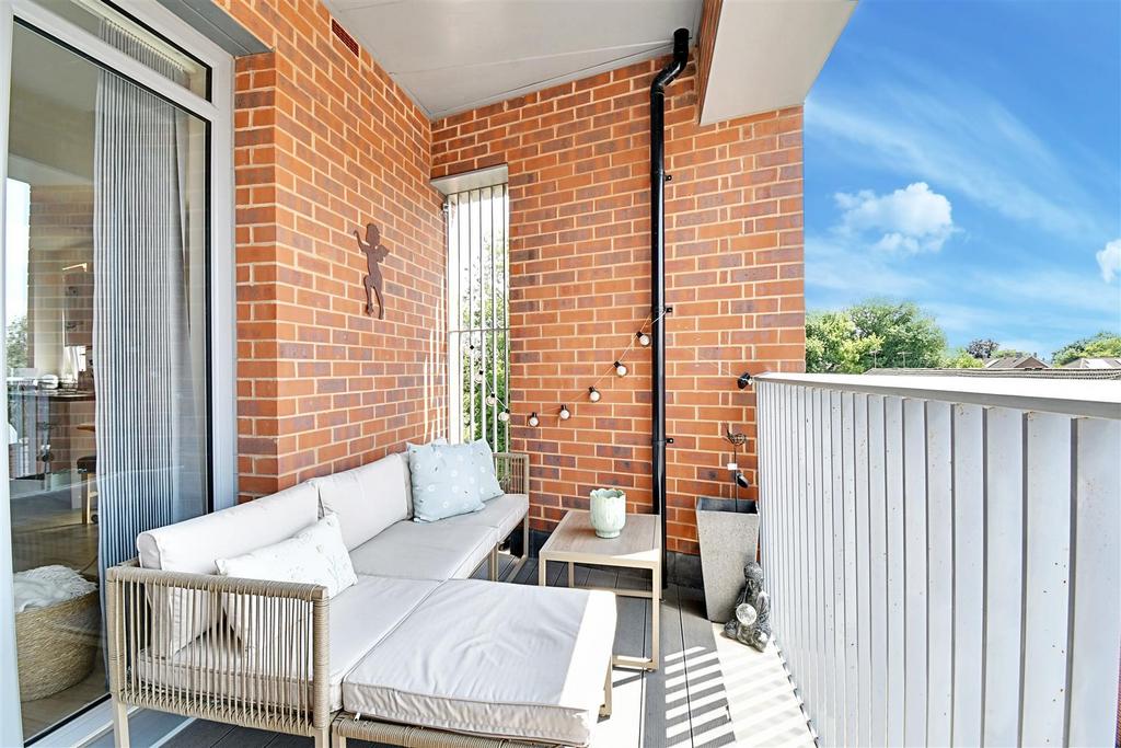 Balcony 2.jpg