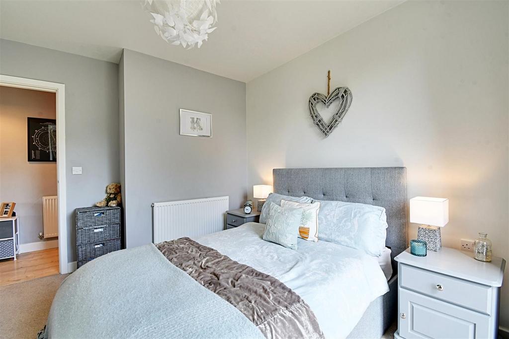 Bedroom 1 3.jpg