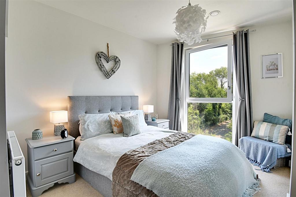 Bedroom 1 1.jpg