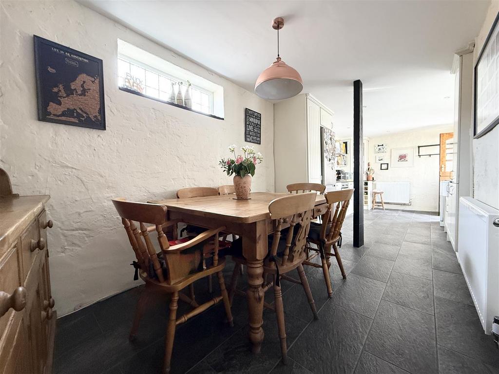 Dining Kitchen