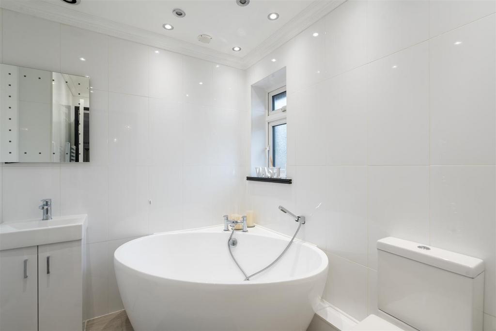 12 Ashborough Drive 10.jpg