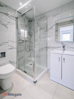 Studio to rent, Sussex Place, New Malden KT3