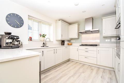 58 Corry Avenue, Yateley, GU46 7AU