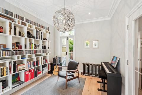 12 Alexandra Road, London, W4 1AX