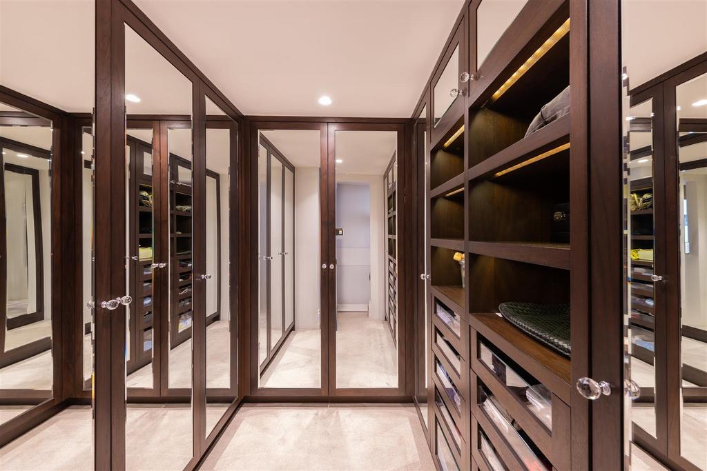 Flat 2, 11 Cadogan Square Hi-15.jpg