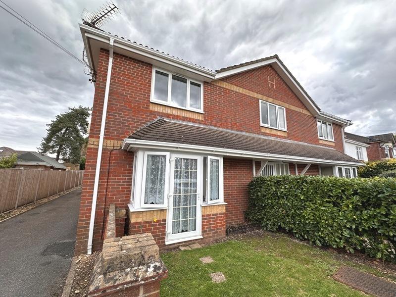 1 Bedroom Ground Floor Flat