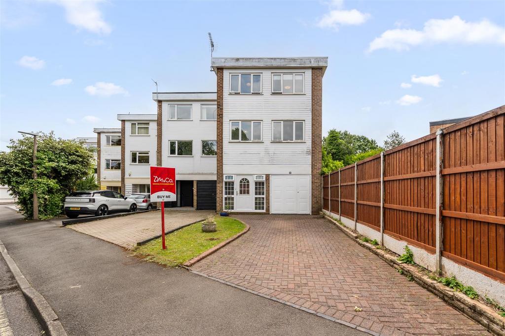 2 Oakland Close 24.jpg