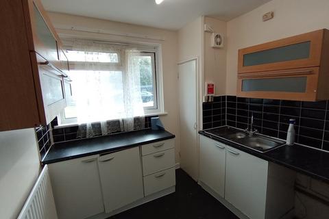 3 bedroom ground floor maisonette for sale, Chalcombe Road, London SE2
