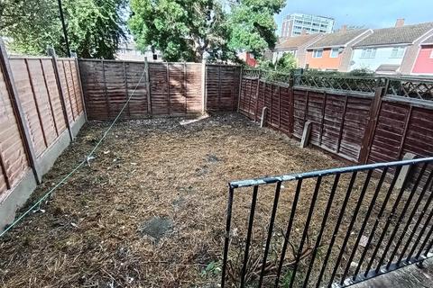 3 bedroom ground floor maisonette for sale, Chalcombe Road, London SE2