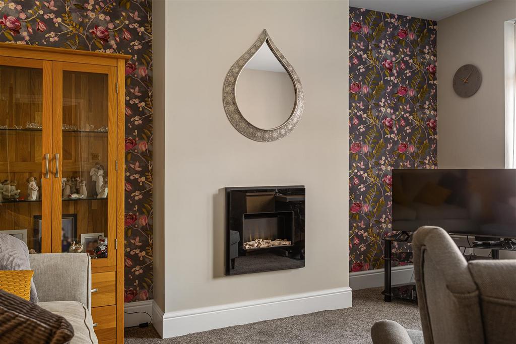 554 Huntington Road 4.jpg