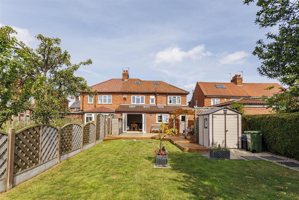 554 Huntington Road  6.jpg