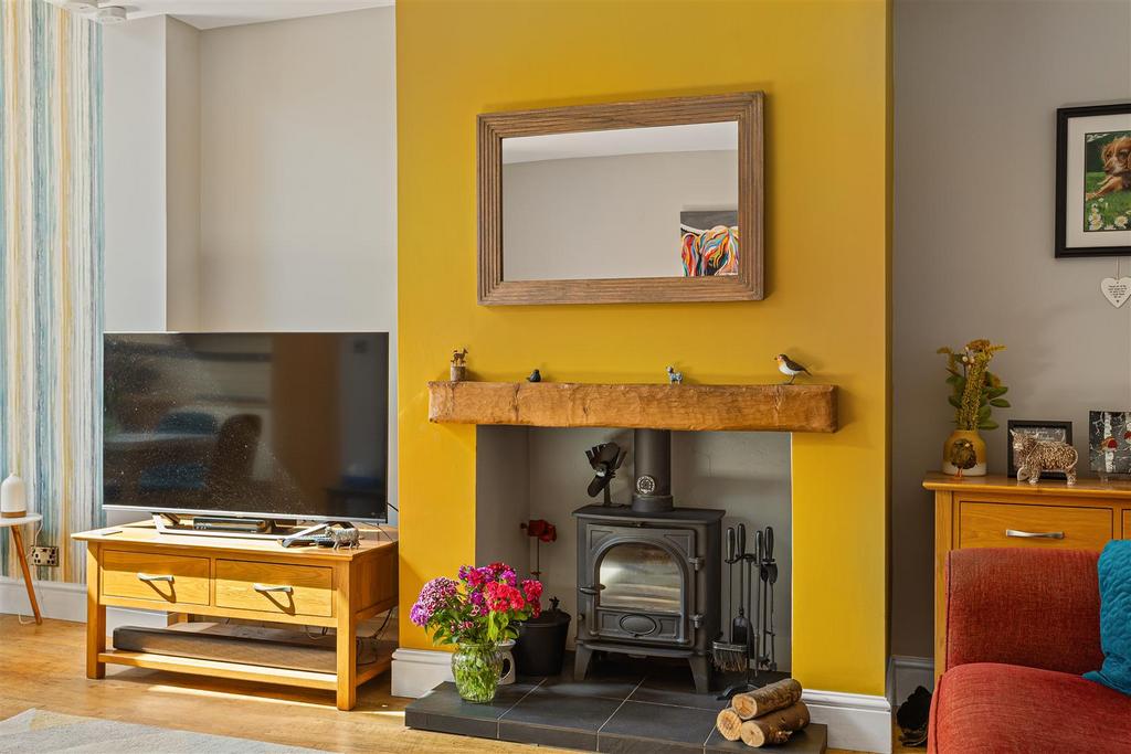 554 Huntington Road 13.jpg