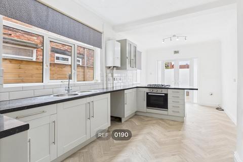 3 bedroom terraced house to rent, 145 Alliance Avenue, Hull, HU3 6QU