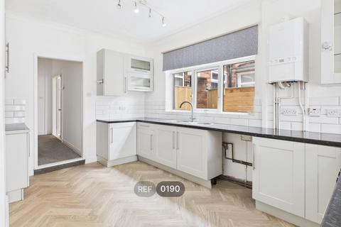 3 bedroom terraced house to rent, 145 Alliance Avenue, Hull, HU3 6QU