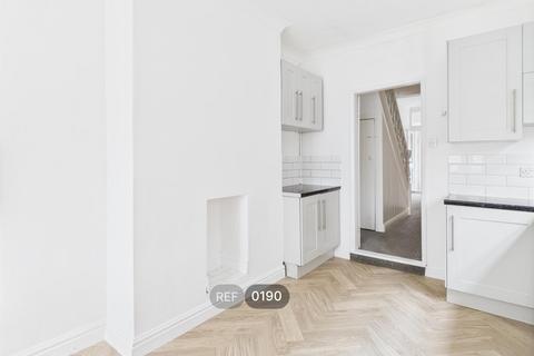 3 bedroom terraced house to rent, 145 Alliance Avenue, Hull, HU3 6QU