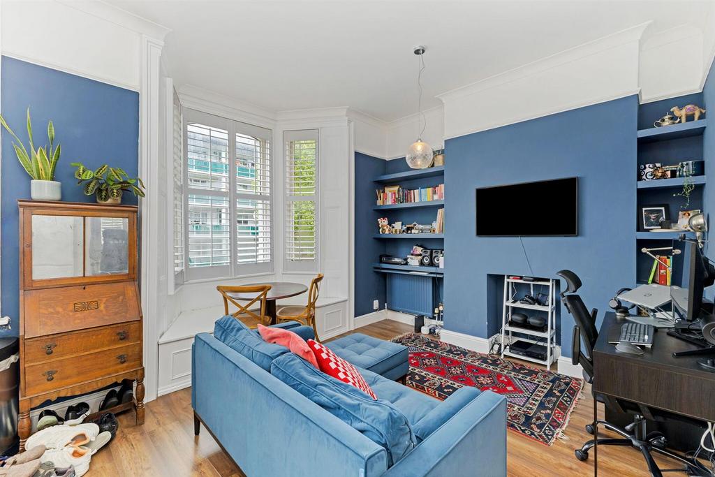 90649 11c Cornwall Crescent  (7) low.jpg