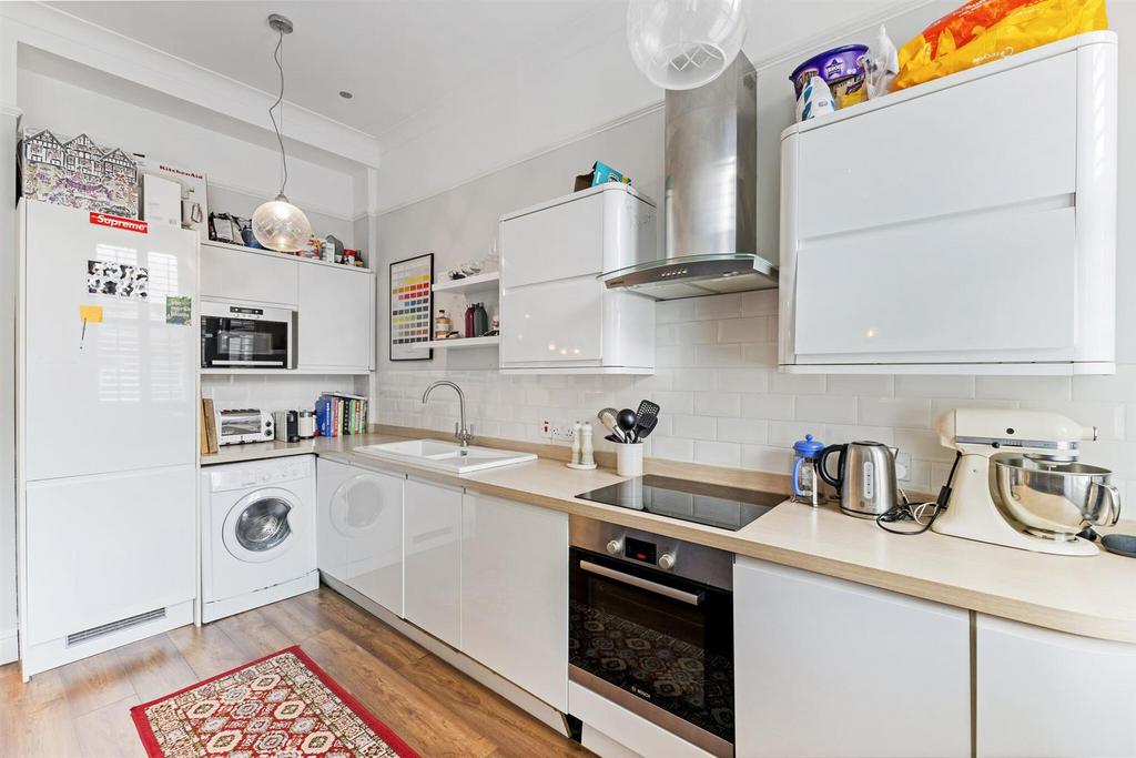 90649 11c Cornwall Crescent  (10) low.jpg