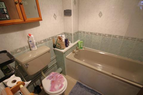 1 bedroom terraced bungalow to rent, Sylvan Street, Oldham, OL9